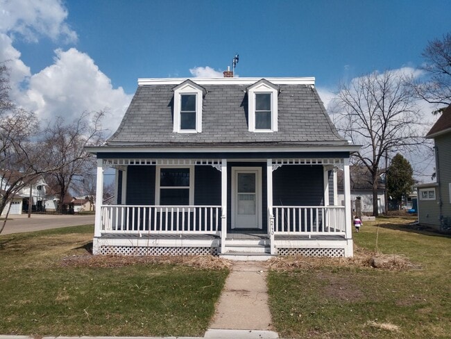 Building Photo - 240 2nd Ave