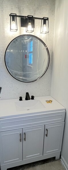 Bathroom - 49 Berkshire Rd