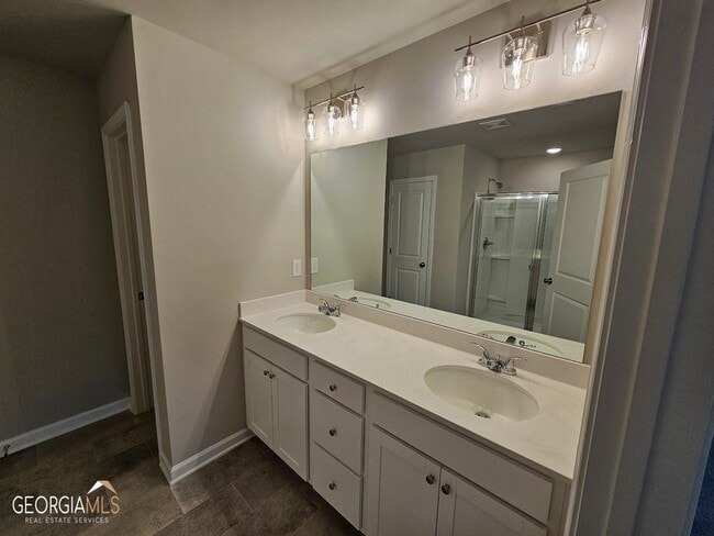 Building Photo - 6 Iron Dr