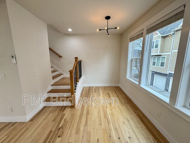 Building Photo - 8804 N Edison St