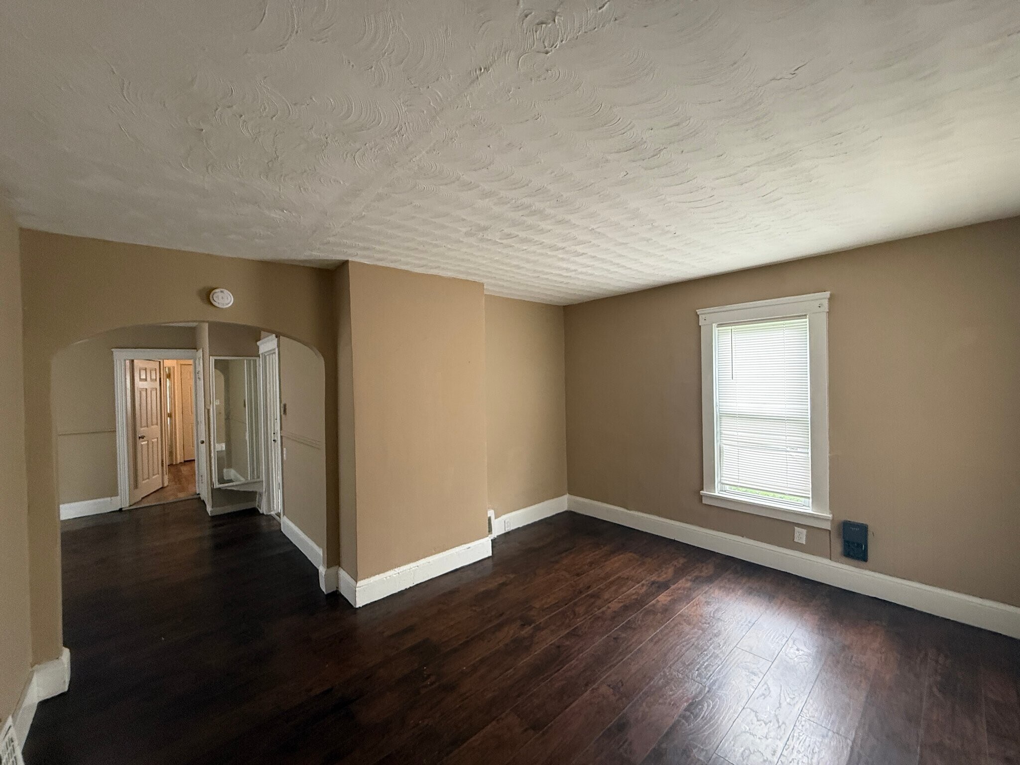 Building Photo - 522 W 23rd St