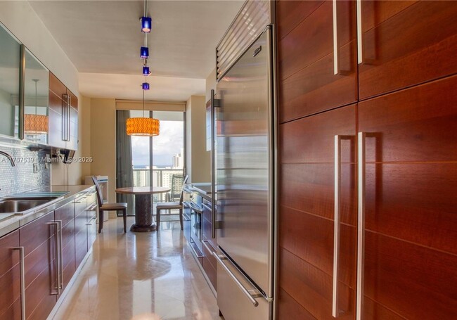 Building Photo - 19500 Turnberry Way