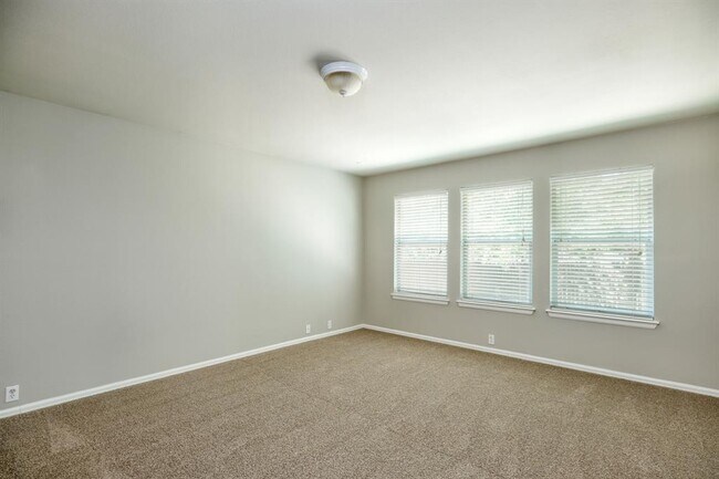 Building Photo - 409 Lark St