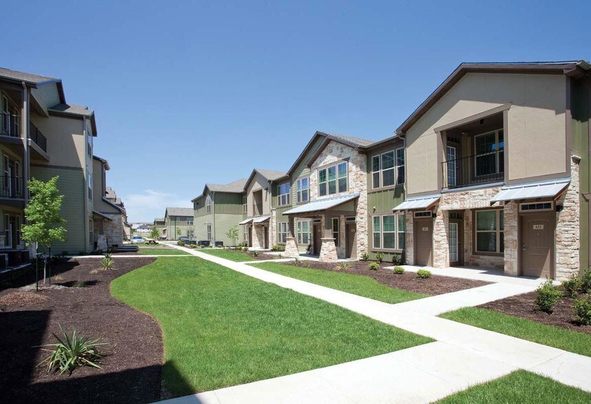 The Landings At Creekside New Braunfels, TX Apartment Finder