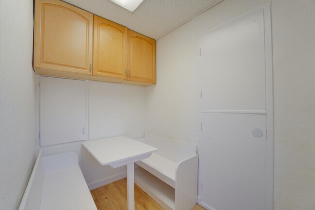 Building Photo - 1344 Diamond St