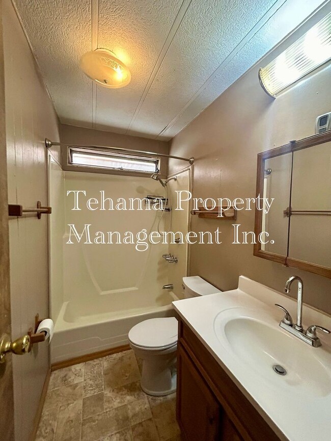 Building Photo - Adorable 2 bedroom 1 bath Modular Home in the Country