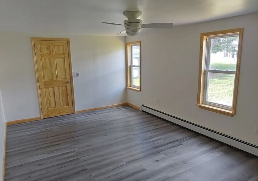 Building Photo - 8840 PA-405