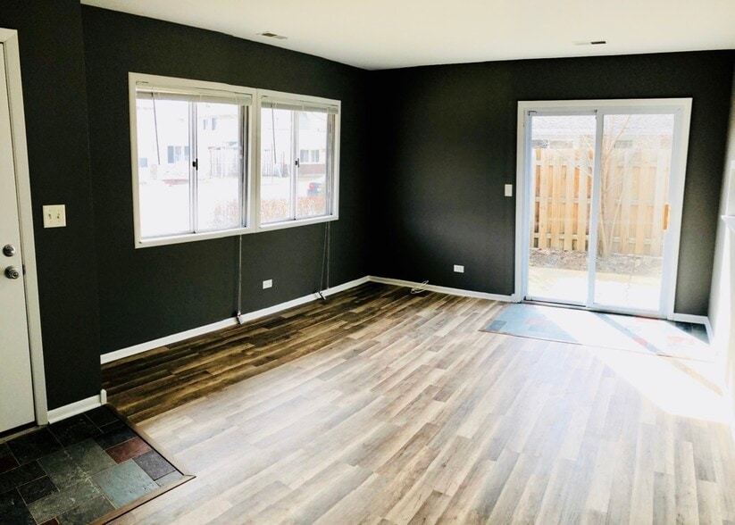 Living Room - 6026 Kit Carson Dr