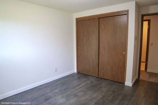 Building Photo - 408 La Villa Dr