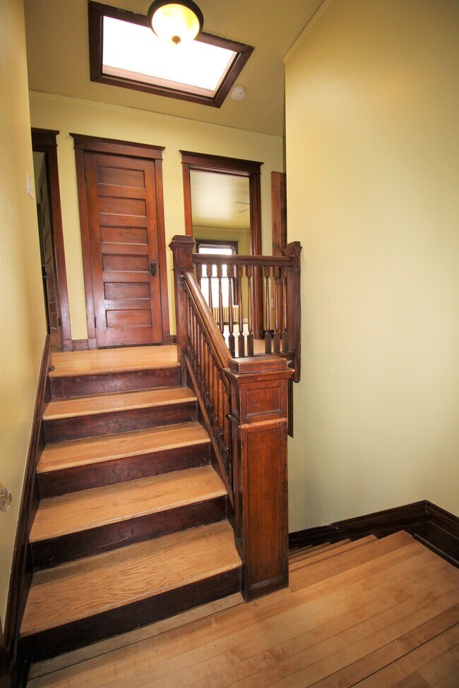 Building Photo - 2032 Jefferson St