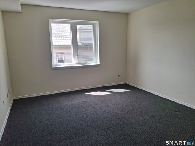 Building Photo - 393 Laurel Ave