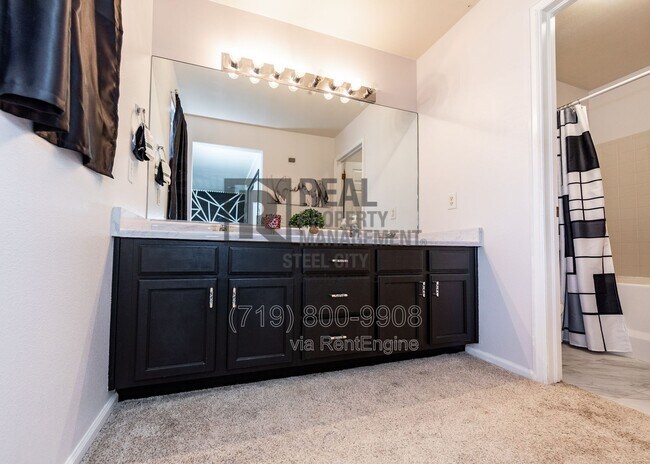 Building Photo - 2214 Cowhand Pl