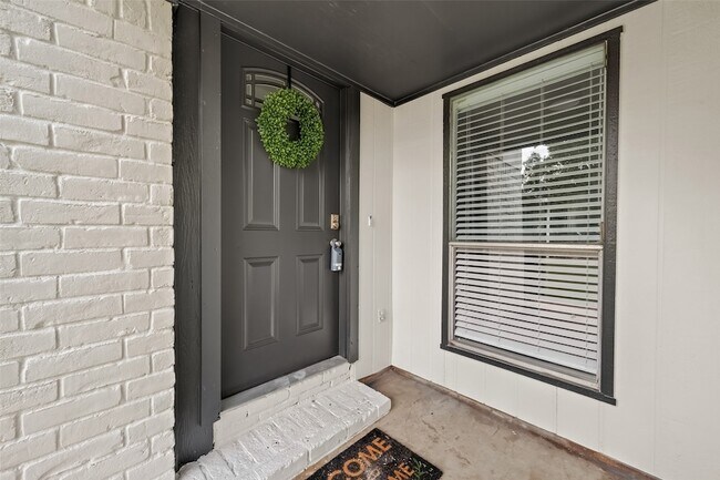 Building Photo - 22314 N Fork Dr