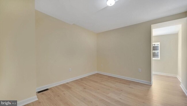 Building Photo - 307 S Smallwood St