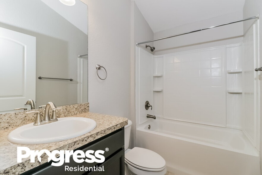 Building Photo - 7083 Lamium Ct
