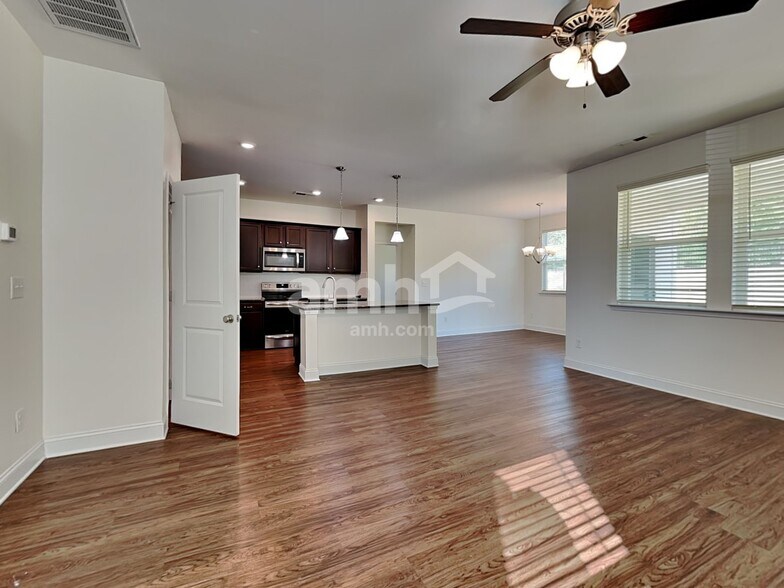 Building Photo - 13021 Wishsong Ct