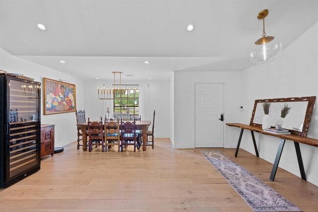 Building Photo - 8307 Spring Valley Dr