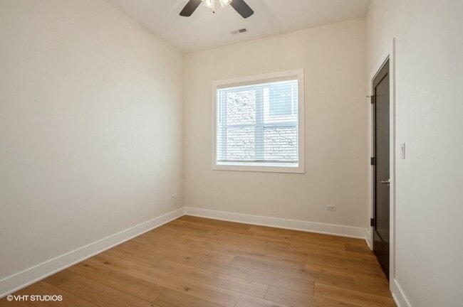 Building Photo - 456 E Oakwood Blvd