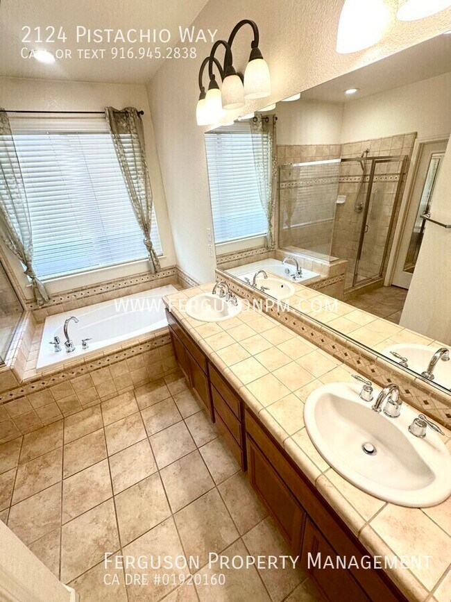 Building Photo - 2124 Pistachio Way