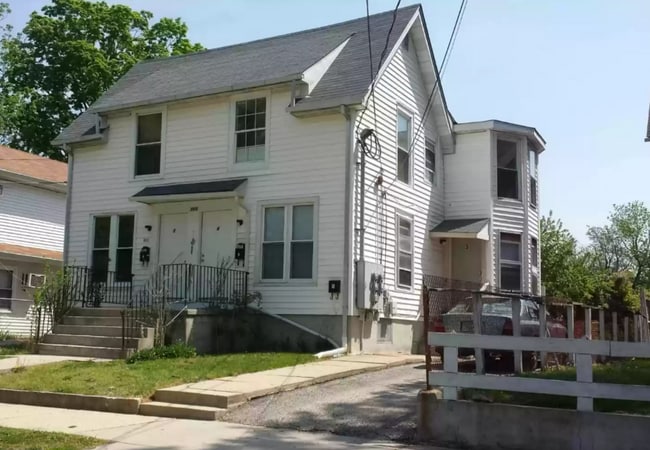 Primary Photo - 113 S 4th St