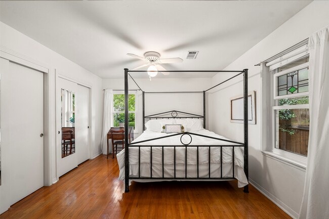 Building Photo - 2114 Saxon Dr