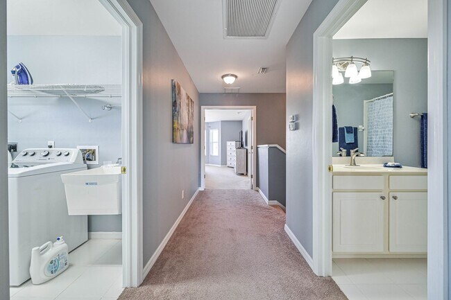 Building Photo - SHORT TERM (6.1 - 11.30) Gorgeous home in ...