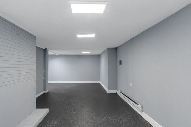 Building Photo - Spacious 4 Bed 3 Bath SFH!