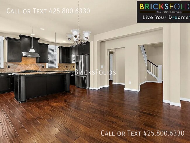 Building Photo - 814 Mount Baker Pl NE