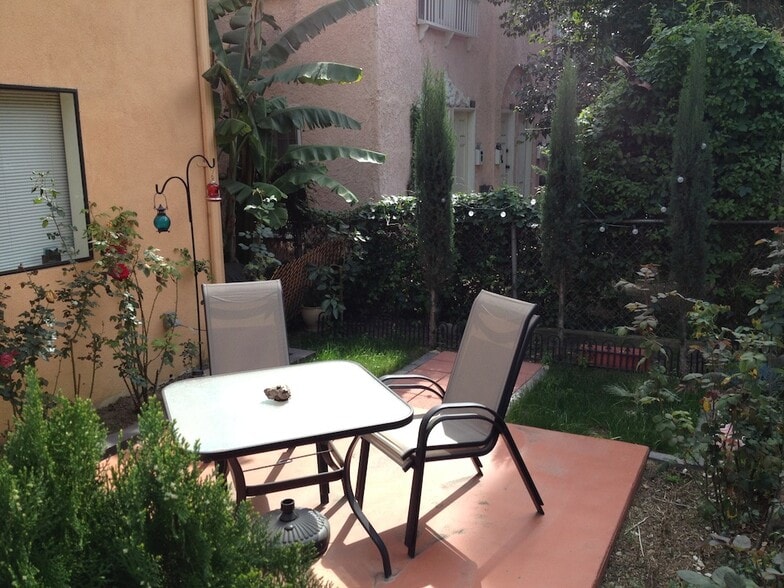 Front Patio - 910 North Vendome Street
