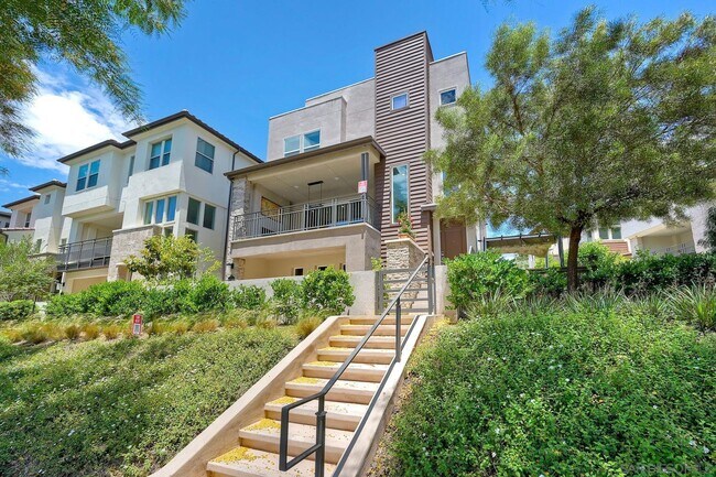 Building Photo - 16242 Camden Cir