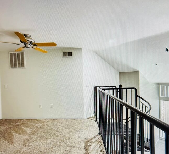 Upstairs Loft - 1701 E Colter St