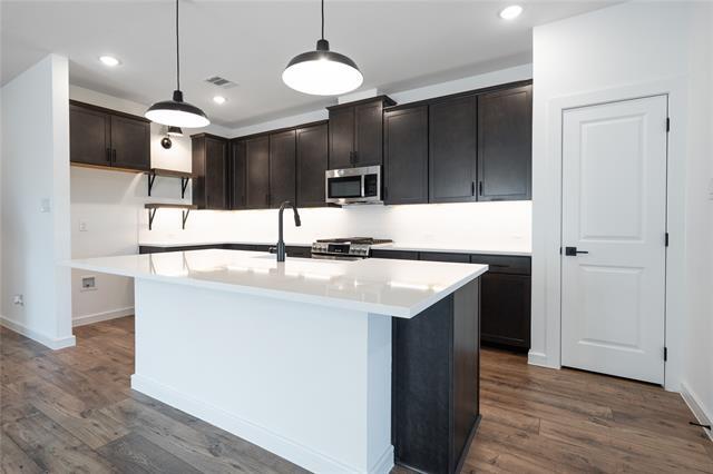 Building Photo - 2217 Maple Cir