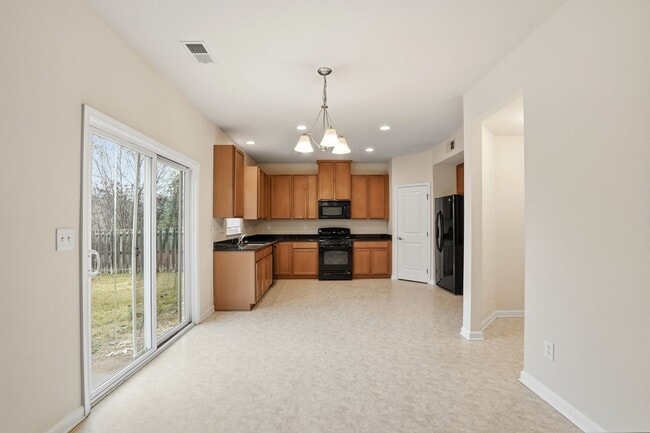 Building Photo - Move-In Ready Gem Near UNCC with Fresh Updates