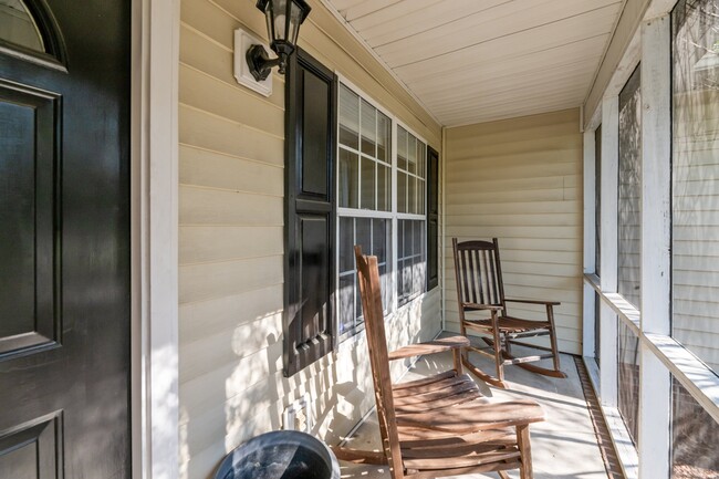 Building Photo - 104 Monterey Cir