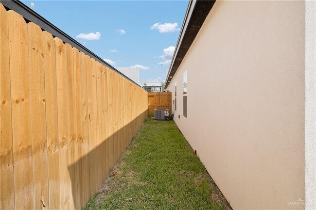 Building Photo - 4221 Heron Ave