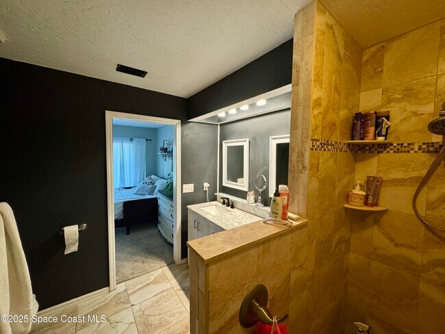 Building Photo - 53 Anchor Dr