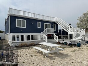 Building Photo - 988 Capstan Dr