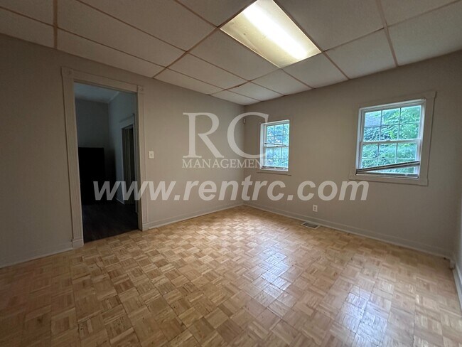 Building Photo - 705 Harmon-