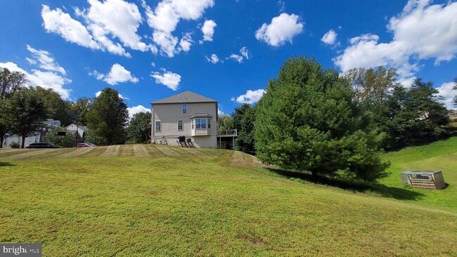Building Photo - 8223 Edge Hill Ln