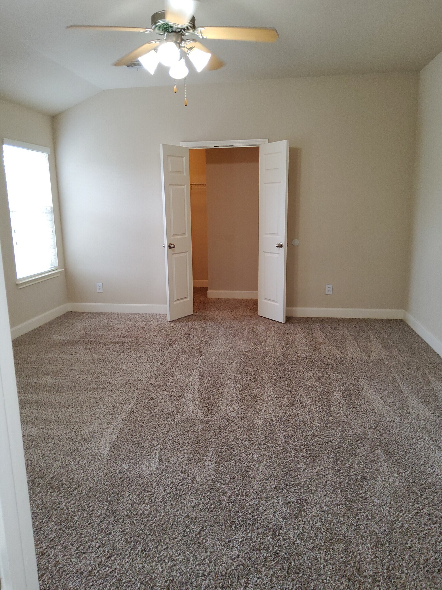 Bedroom - 21735 Thunder Basin