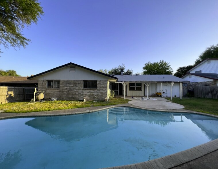 Building Photo - 506 Balboa Dr