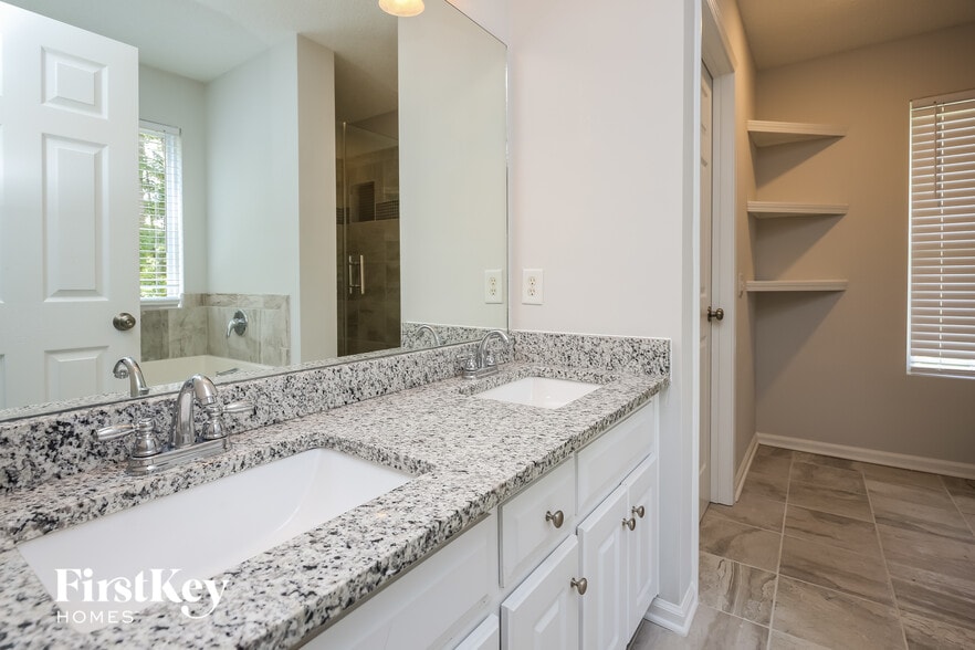 Building Photo - 1911 Natalie Dr