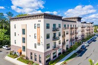 Building Photo - The Hub at Metuchen
