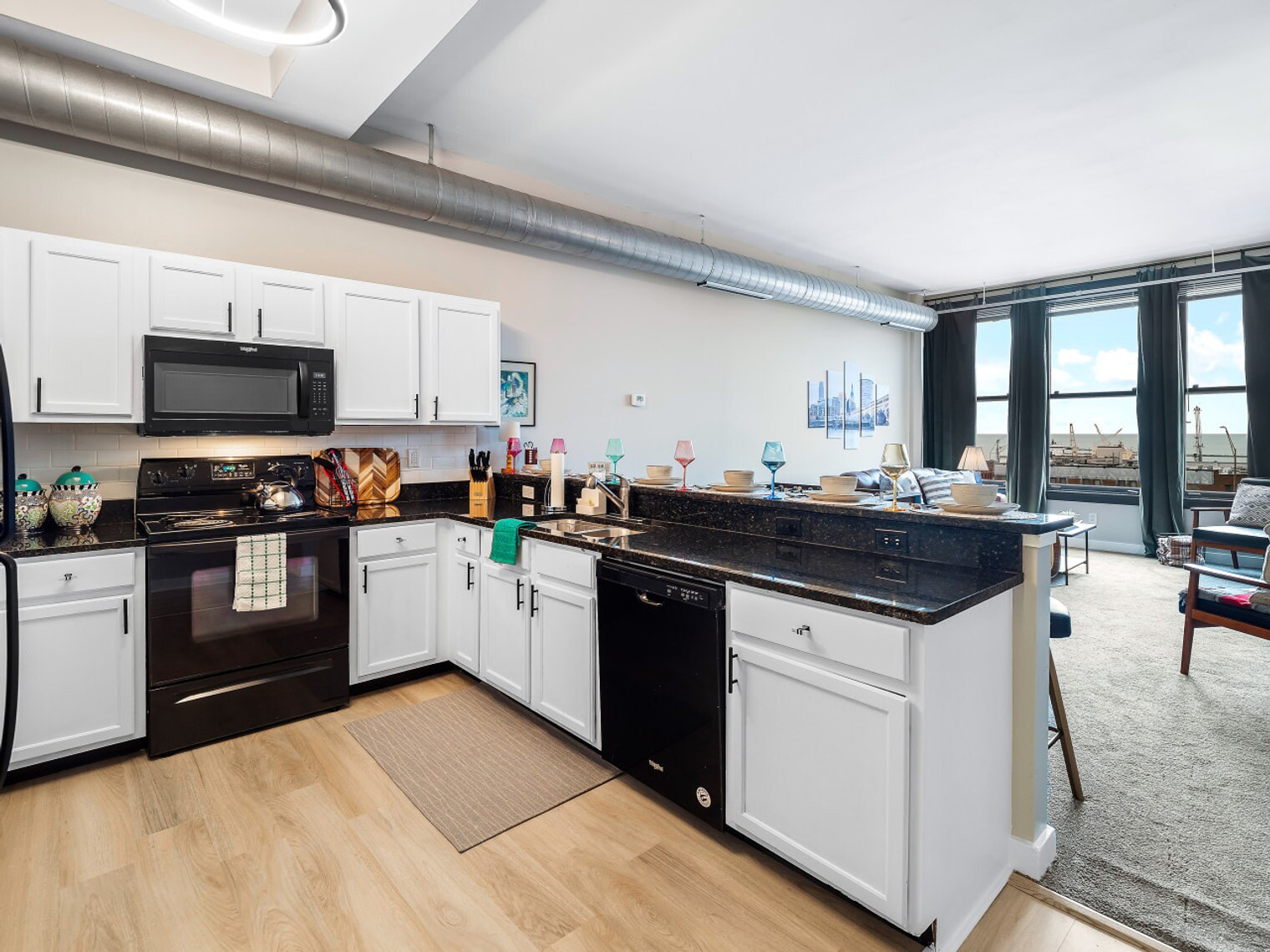 Building Photo - 1211 W 9th St