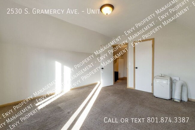 Building Photo - Charming 1 Bed - 1 Bath Updated Unit in Og...