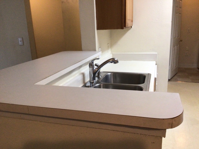 Building Photo - Equestrain Park 2 bedroom + 2 bathroom condo
