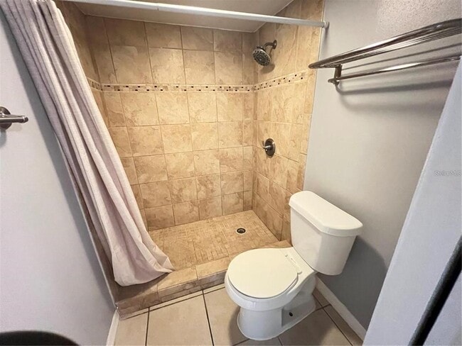 Building Photo - 2535 N Alafaya Trail