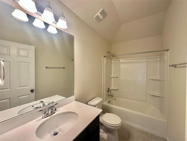 Building Photo - 7211 Loggia Pl
