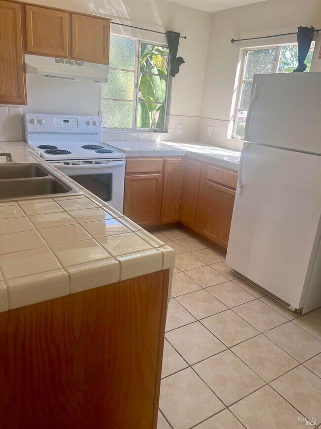 Building Photo - 160 E J St