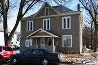 Building Photo - Updated Studio Unit - Available Now!
